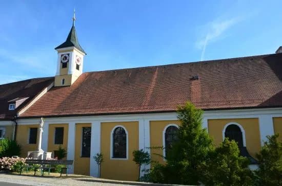 Kirche Strahlfeld