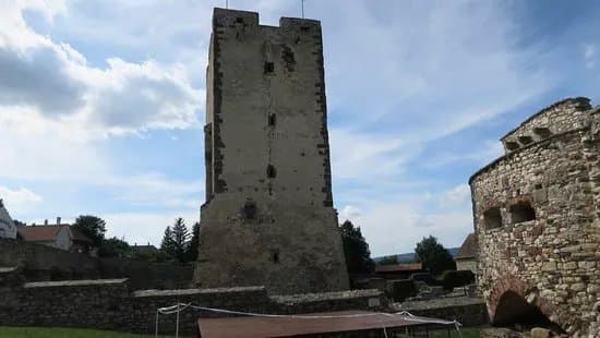 Kinizsi Castle