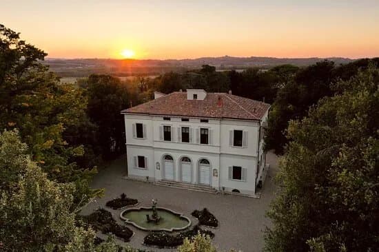 Villa Cosmiana Visit And Wine Tour