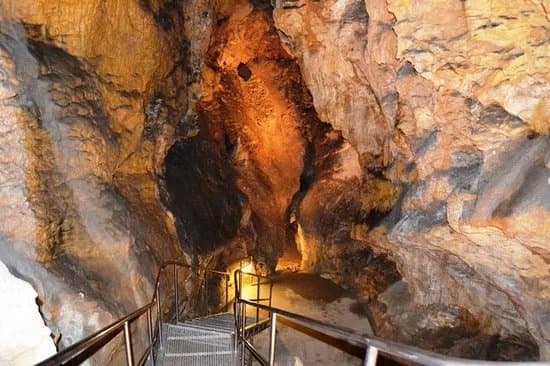 Palvolgyi Caves