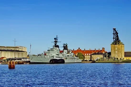 Skibene Pa Holmen