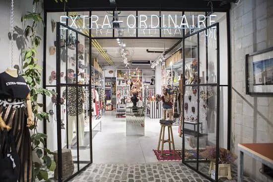 Extra-Ordinaire