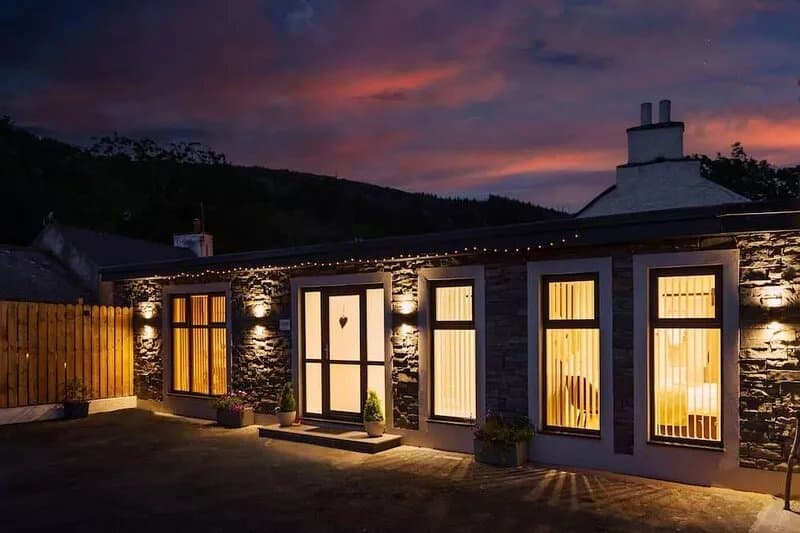 Ballachrink Lodge - a holiday cottage that sleeps 4 guests in 2 bedrooms