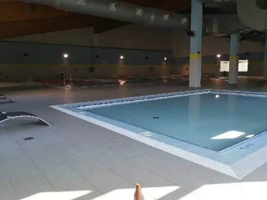 Piscina Climatizada Y Spa Municipales