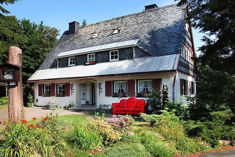 Charming cottage for 12-16 people right on the forest with a fireplace room