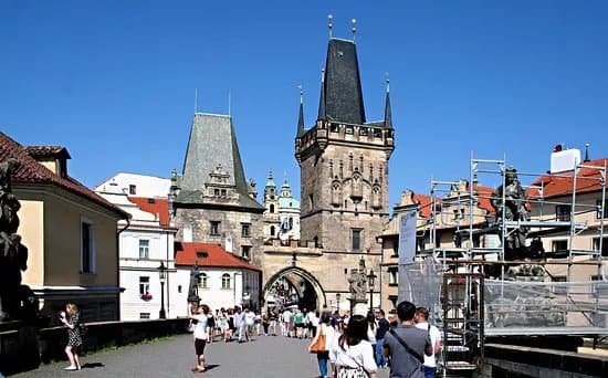 Little Quarter Bridge tower
