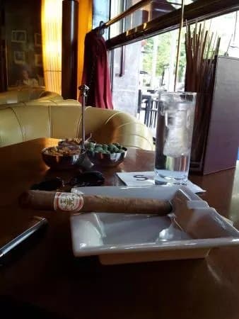 La Casa Del Habano