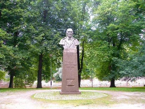 Monument to Friedrich Reinhold Kreutzwald