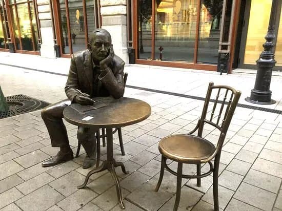 Statue of Krudy Gyula