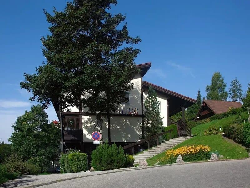 Schesek Ingrid House Rittersporn App. 3