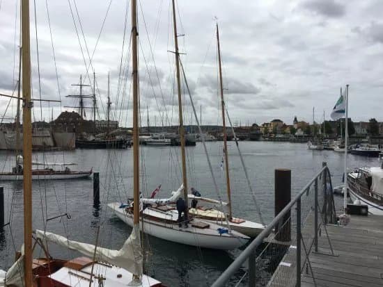 Ballen Havn
