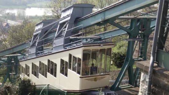 Schwebebahn