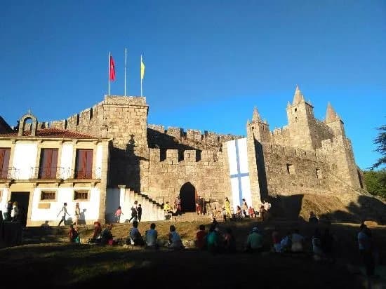 Viagem Medieval em Terra de Santa Maria