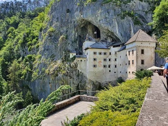 Predjama Castle