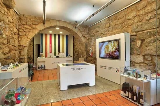 Loja Interativa de Turismo Moncao