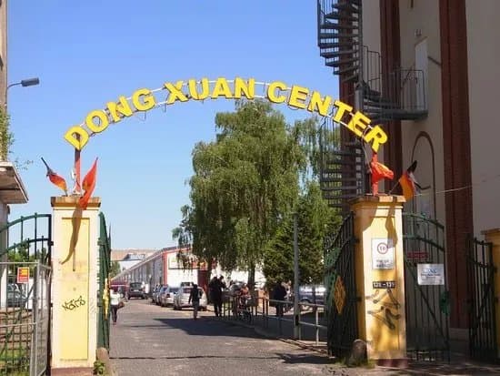 Fuehrungen Dong Xuan Center