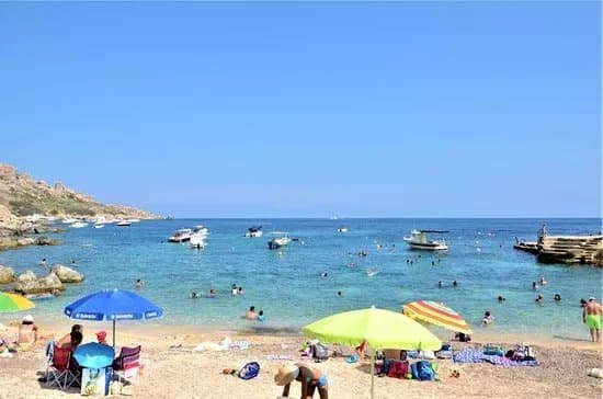 Dahlet Qorrot Beach