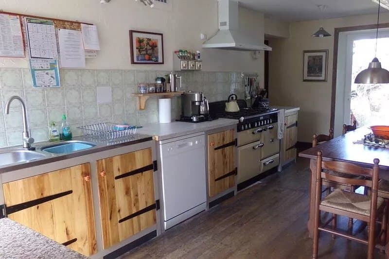 Family Friendly in Idyllic Setting with Private Pool and Large Garden.