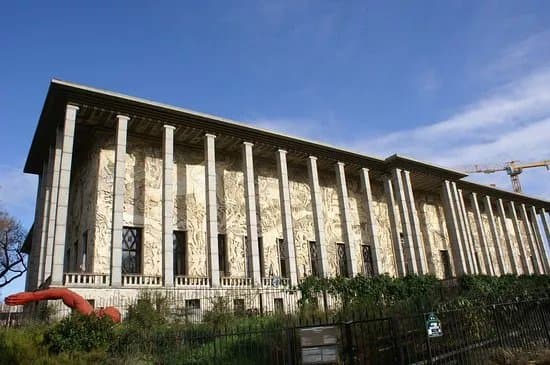 Palais de la Porte Doree