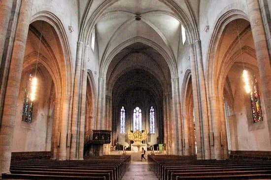 Cathedrale Notre-Dame du Glarier