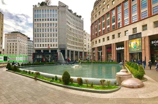 Fontana di Piazza San Babila
