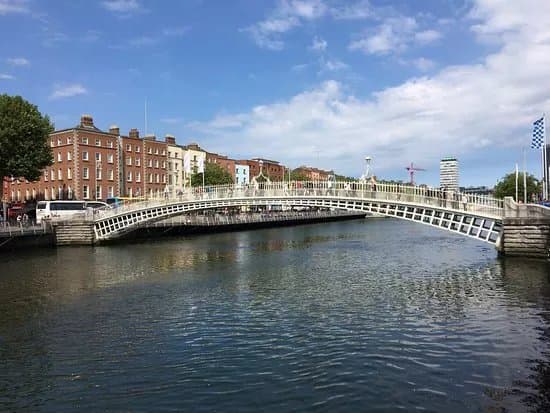 Halfpenny Bridge Market