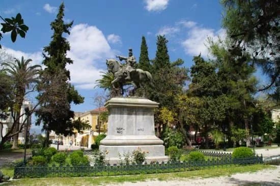 Kolokotroni Statue