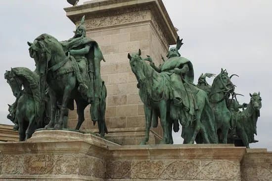 Heroes' Square