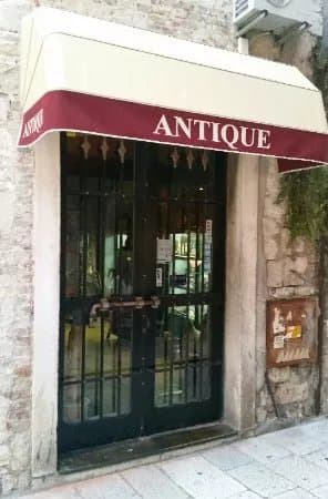 Antique-impex shop
