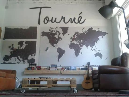 Tourne