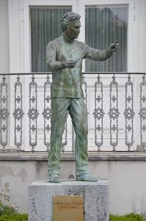 Herbert von Karajan - Statue