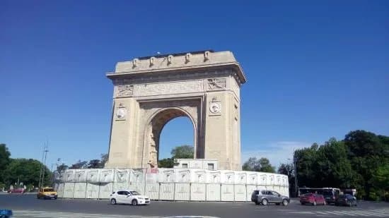 Triumph Arch (Arcul de Triumf)