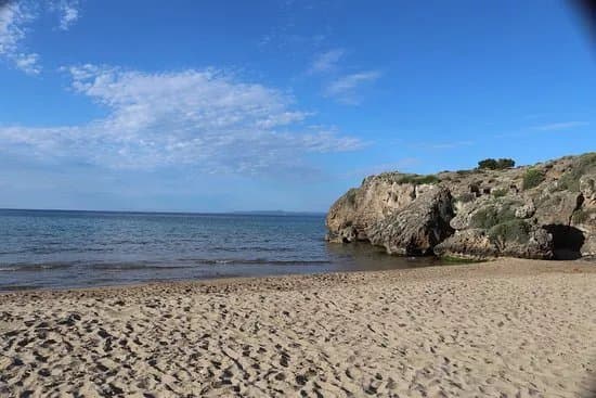 Plaka Beach