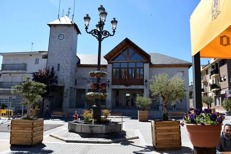 Romantic rustic house in the mountains of Madrid