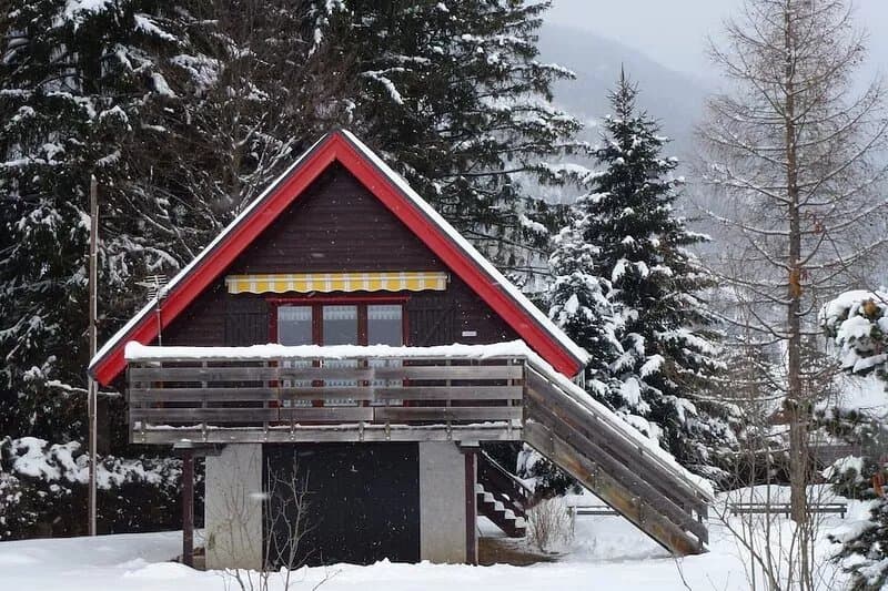 Chalet in Lans-en-Vercors, in a village-station close to the alpine cross-count
