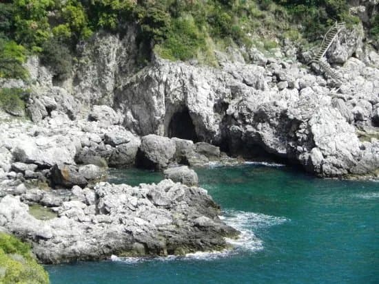 Grotta dello Smeraldo (Emerald Grotto)