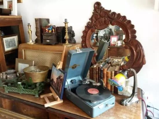 Tomis Antiques