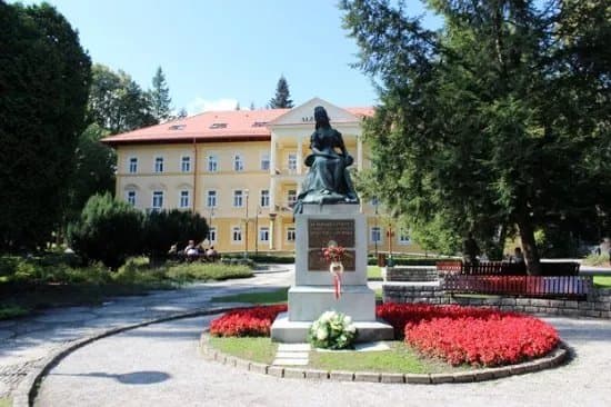 Statue of Empress Elisabeth