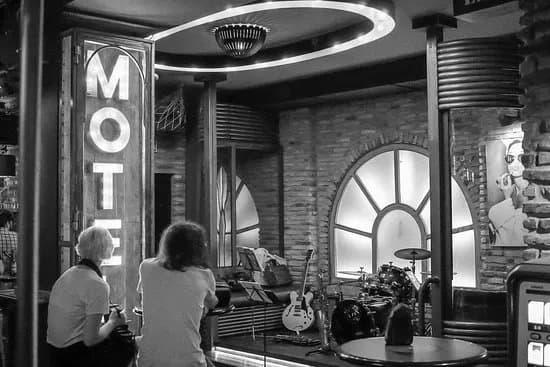 Motel 7 Bar Club