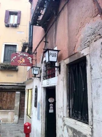 The Irish Pub