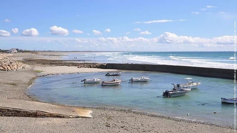 Direct access to the beach and magnificent sea view
