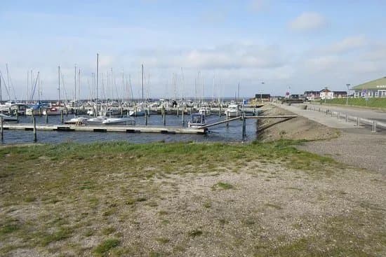 Hvalpsund Lystbaadehavn