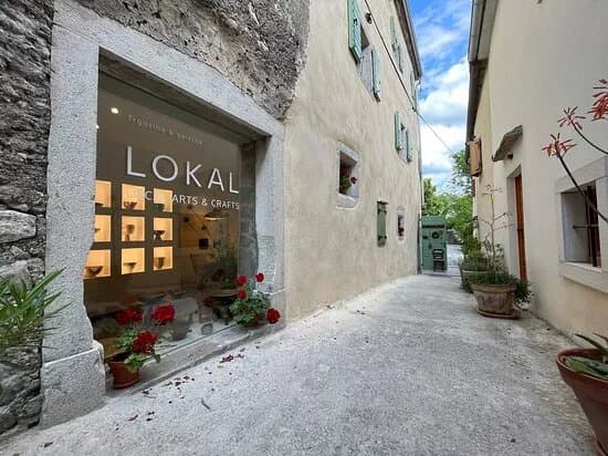 Lokal
