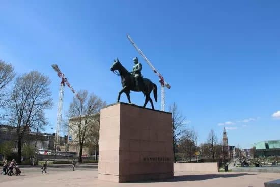 Mannerheim Statue