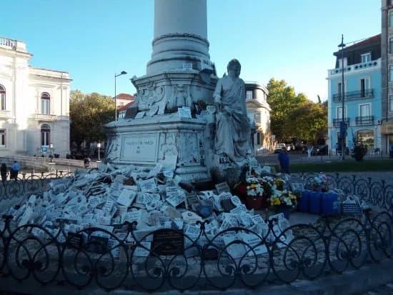 Sousa Martins Statue