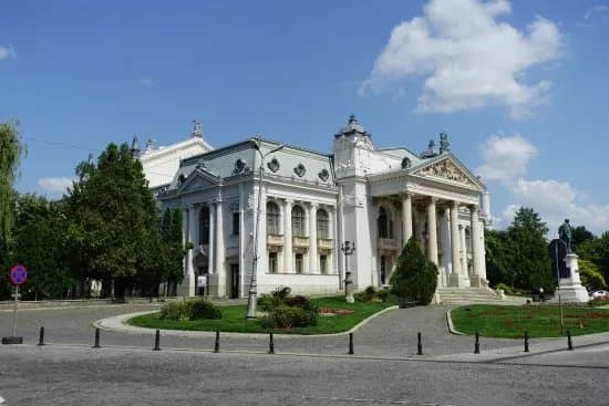 Teatrul Nakional Vasile Alecsandri (National Theatre Vasile Alecsandri)