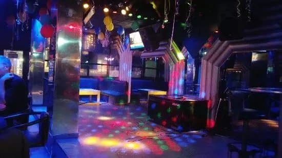 Boogies Karaoke Club