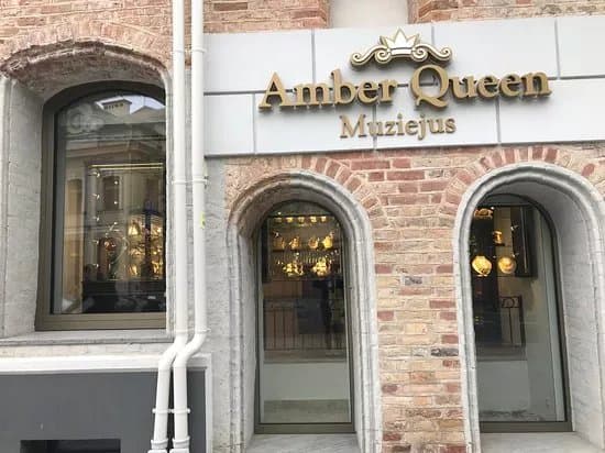 Amber Queen