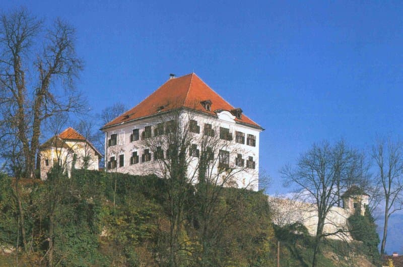 Medobcinski Muzej Kamnik