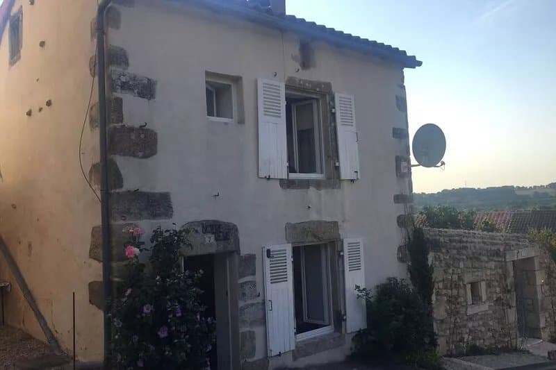 Stunning two bed stone cottage, large garden. In beautiful surroundings!